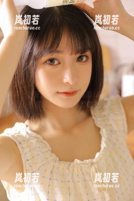 丽柜-轩轩 丽柜 - 轩轩新作发布:精美的JK写真照片展现真实而又梦幻的她