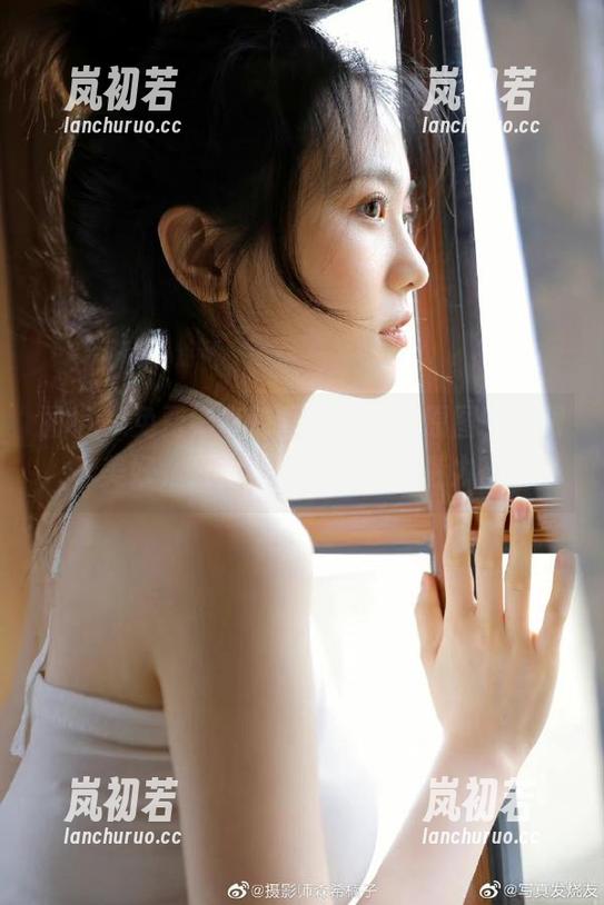 丽柜-韩雪 丽柜 - 免费畅享韩雪水手服的原图,无限美好,只为与你共享她的魅力!