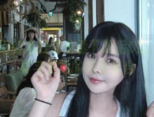 从亚马逊鲶鱼的镜头看下班后OL：醉美写真与壁纸的完美结合