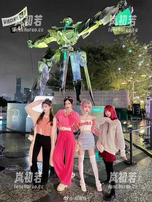 仙女月的美腿写真，别只盯着美腿，照片中的故事更值得细细品味哦！