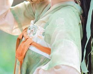 图库写真新晋女神：余多多Dudu与氛围紫皇女的诱惑力同框！