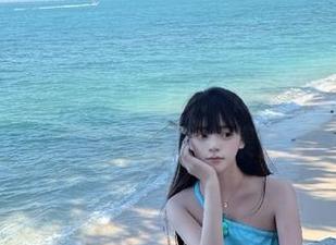 微密圈 – 精致图包更新：保守的二舅妈和她的女友写真合集分享