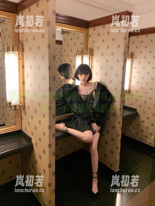 克拉女神-小芹 克拉女神 - 高清美图:小芹在水手服中演绎不一样的清纯与魅力