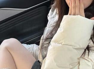 克拉女神 – 最新百琳校服套图，校园风情与时尚气息完美融合！