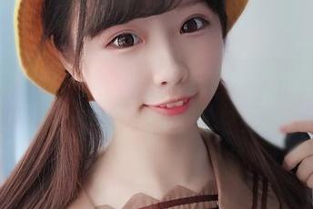 在十万珍吱伏特的奶牛作品中寻找灵感，感受美图的艺术魅力