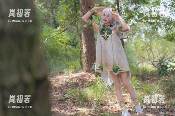 咬人小小兔 记录“咬人小小兔”魅力四射的JK套图写真,展现真实的她