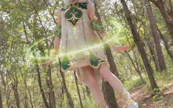 “咬人小小兔”的奇幻COS之旅，免费下载她的菲奇子女仆写真作品！