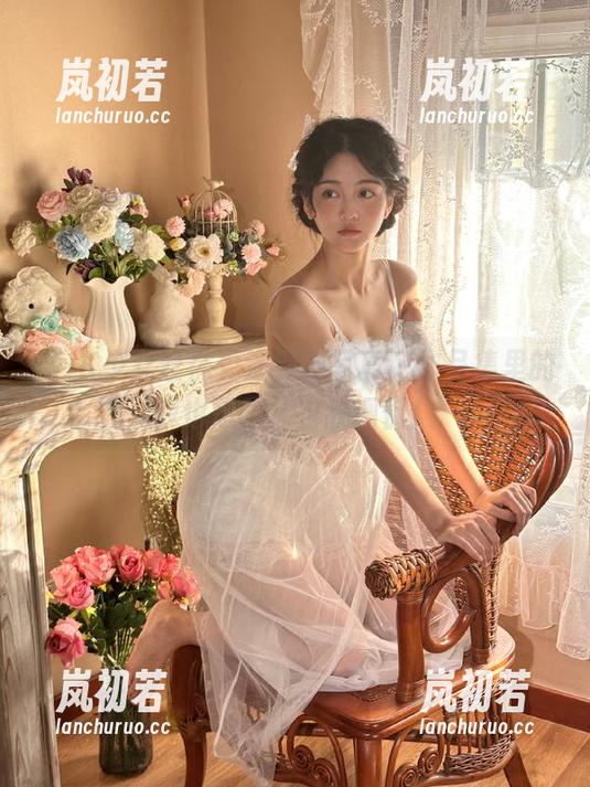 喵写真 当JK少女丝袜秀遇到喵写真,作品集里的我也忍不住自我调侃!