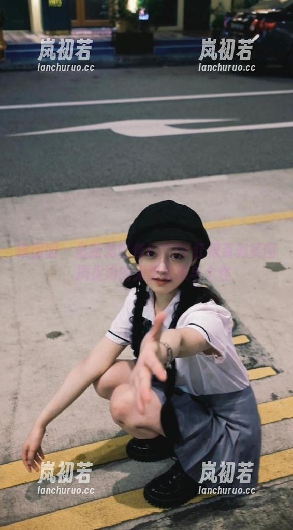 嗲囡囡-施忆佳KITTY 嗲囡囡 - 最新施忆佳KITTY红裙系列美图,捕捉她的无限优雅与个性