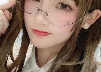 追寻青春的足迹，在下萝莉控ii呈现的福利写真套装令人心动
