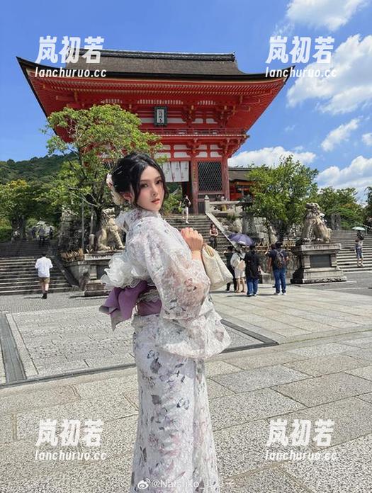 夏夏子 随夏夏子秘书一起进入COS的星空,分享别样的风格之美