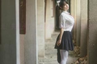 最新写真曝光！失眠小宁化身女巫，展现梦幻与现实的完美结合！