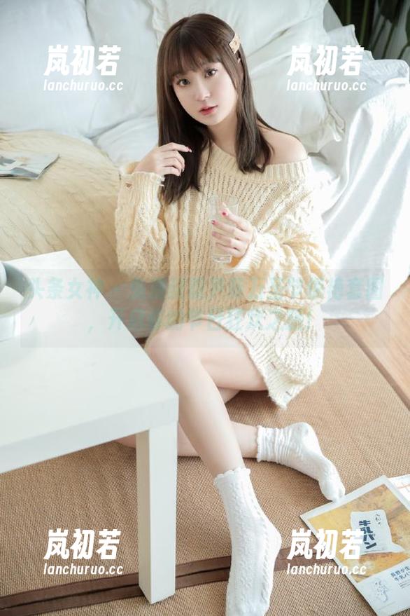头条女神-尹菲 头条女神 - 免费获取尹菲万圣节惊艳套图,开启你的节日狂欢之旅!