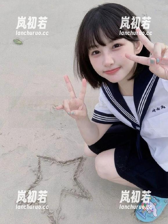 头条女神-文雪 头条女神 - 来一场文雪的白色无圣光写真,原图中的笑点让你忍俊不禁!