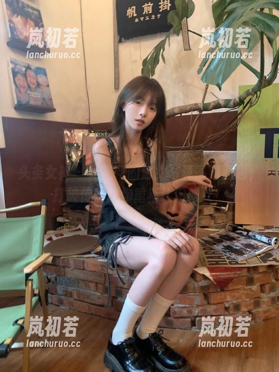 头条女神-杜花花 头条女神 - 杜花花的修女写真高清图包,打破传统让你重新认识修女!