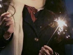 头条女神 – 你真的准备好观看秦若兮的温柔图包了吗？小心心脏承受不起！