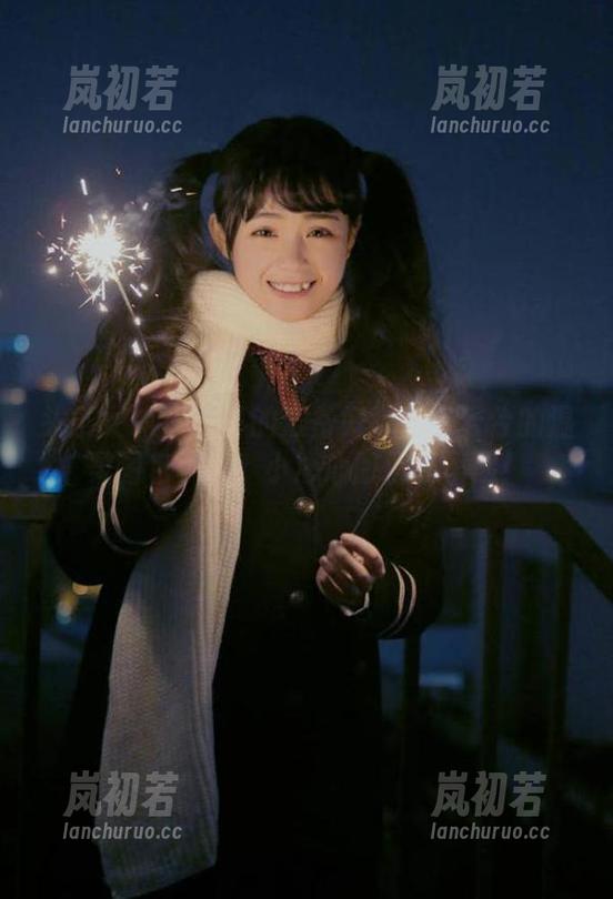 头条女神-秦若兮 头条女神 - 你真的准备好观看秦若兮的温柔图包了吗?小心心脏承受不起!