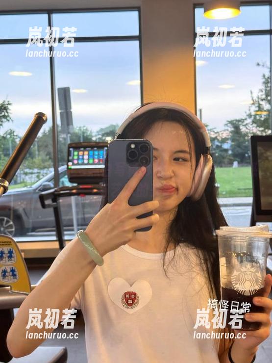 奈汐酱Nice 奈汐酱Nice黑白写真体验:高清诠释情感与艺术的交融