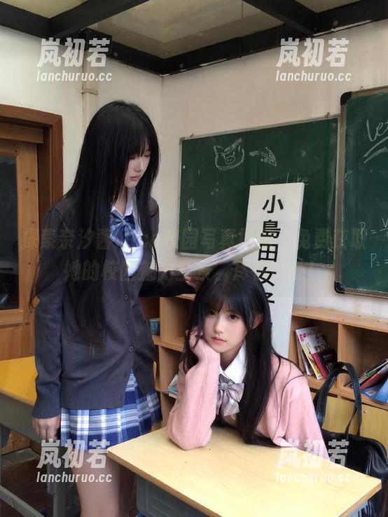 探索奈汐酱Nice校园写真原图，免费获取她的校园魅力全景，尽在此处！