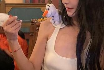令人惊艳的高清奈汐酱Nice网袜写真合集：解锁时尚与艺术的无限可能