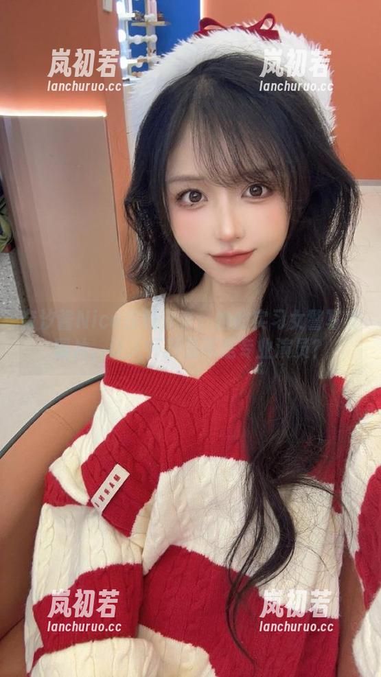 奈汐酱Nice 奈汐酱Nice在线分享:她的实习女警写真图片,让人怀疑是不是专业演员?