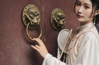 高清如月灰厨娘写真，带你走进美食与艺术的奇妙之旅，精彩图片不容错过！