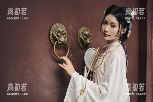 如月灰 高清如月灰厨娘写真,带你走进美食与艺术的奇妙之旅,精彩图片不容错过!