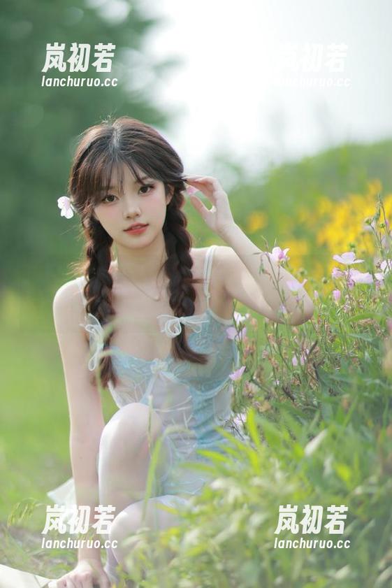 婉柔yyyy 微密圈 - 探索婉柔yyyy最新牛仔裤图册,感受不一样的美丽与自信!