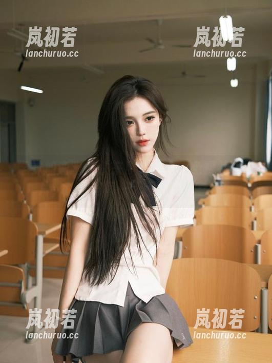 学妹加速跑-小冉 学妹加速跑 - 快来欣赏小冉的免费礼服照片,让你的每一天都闪耀青春魅力