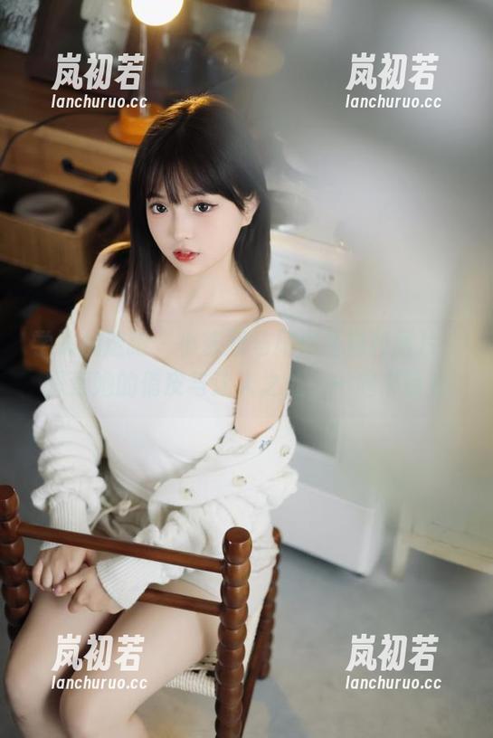 学妹加速跑-小艺 学妹加速跑 - 小艺双马尾作品福利图片,探索她的俏皮与迷人之处,一起来看看
