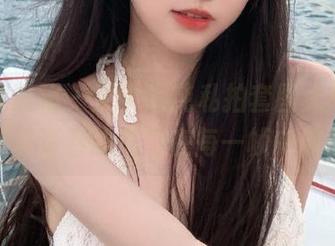 学妹加速跑 – 笑笑清纯私拍套图大放送，感受青春的气息在每一帧中绽放