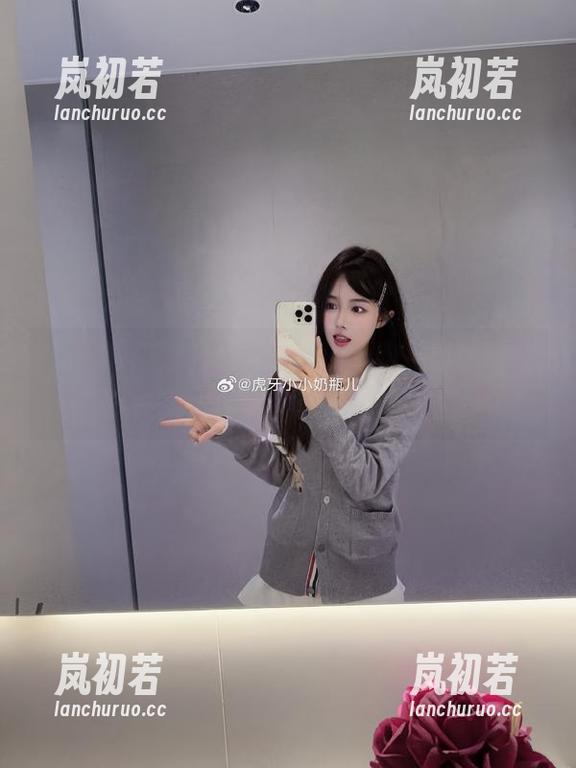 小小奶瓶儿 小小奶瓶儿带来的连衣裙作品和资源,完美演绎了优雅与个性的结合!