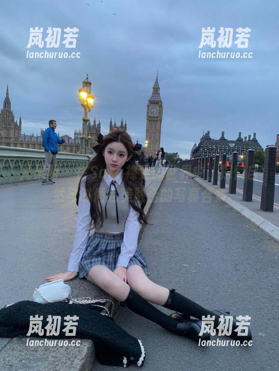 尤果网 - 在Sara裸足的世界中，探索自然与时尚完美融合的写真合集