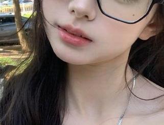尤果网 – 发现小喜甜心写真原图合集：带你体验无与伦比的视觉盛宴！