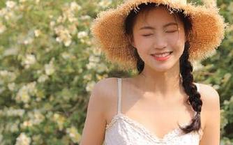 尤果网 – 在尤菲儿的丝袜写真图库中，感受每一双丝袜的独特故事！