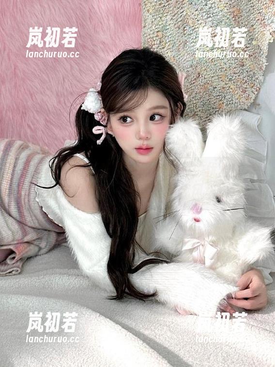 尤果网-张之龄 尤果网 - 最新张之龄旗袍照片:优雅的背影、俏皮的笑容,简直是绝代风华再现!