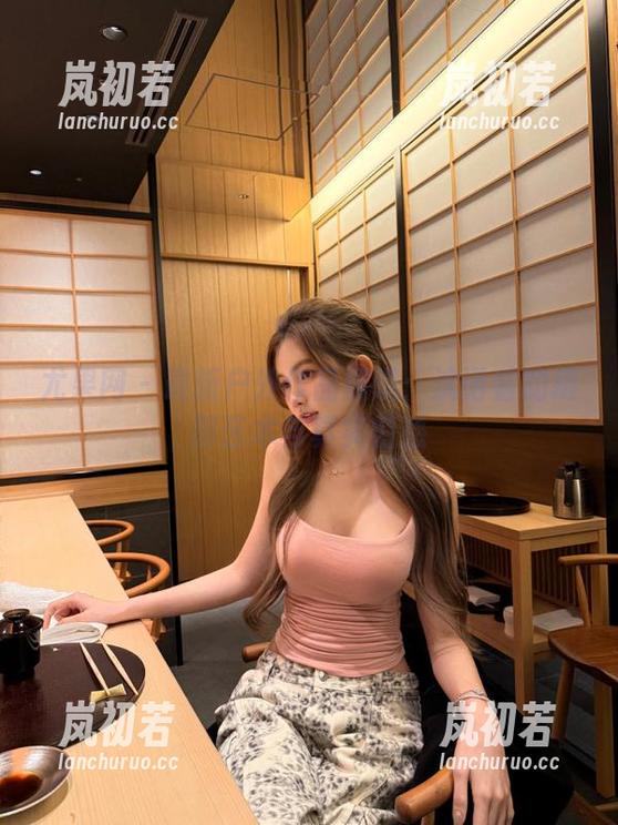 尤果网-沈诺馨 尤果网 - 最新户外作品展现:沈诺馨的摄影艺术与真实情感