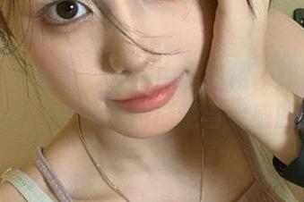 尤果网 – 解锁“涉谷由里白裙”作品的独特视角，尽情享用创意与灵感的资源