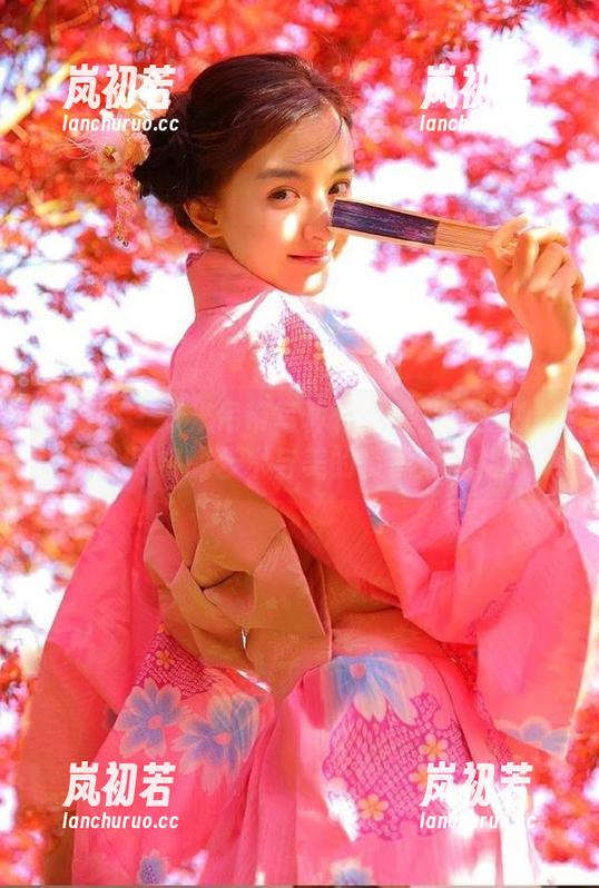 尤果网-米米 尤果网 - 米米吊带写真作品集:感受独特风格的艺术与美的资源分享