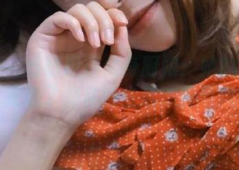 尤果网 – 当萌琪琪化身厨娘：她的写真图片展现了别样的生活态度与风格