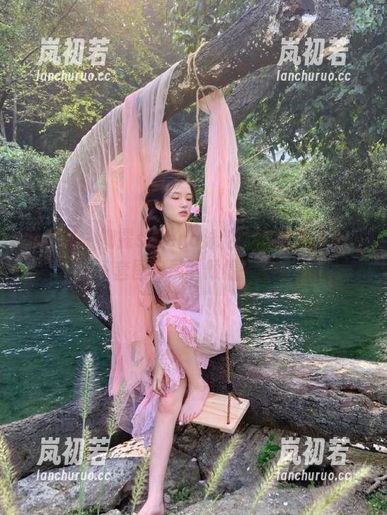 尤蜜荟-娜露selena 尤蜜荟 - 娜露selena泳池边的唯美写真,套图记录下倾情一刻
