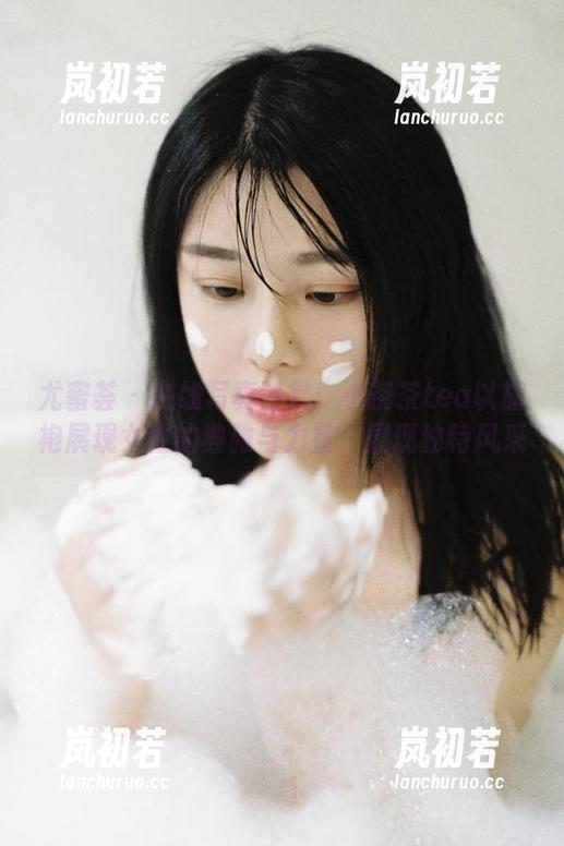 尤蜜荟-小茶茶tea 尤蜜荟 - 在线写真鉴赏:小茶茶tea以旗袍展现女性的典雅与力量,展现独特风采