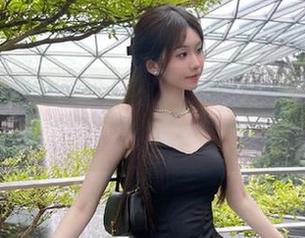 尤蜜荟 – 朱可儿Flower新作品更新，探索她美脚的无限可能，艺术与时尚相融合！