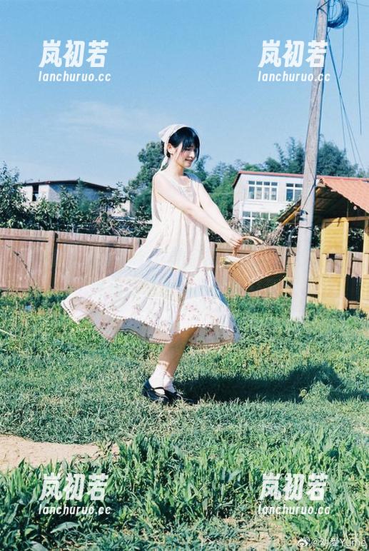 幼爱youmeko 幼爱youmeko女神精美套图,精选作品展现她艺术与青春的交汇