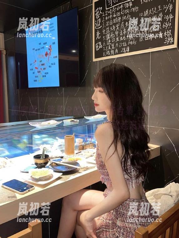 张思允 微密圈 - 张思允的阳光泳衣合集,风格多变的图片让你在夏日里流连忘返!