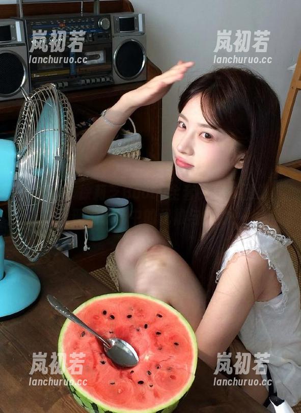 徐莉芝Booty 微密圈 - 徐莉芝Booty全套女秘书图集,展现她职场中的优雅与魅力!