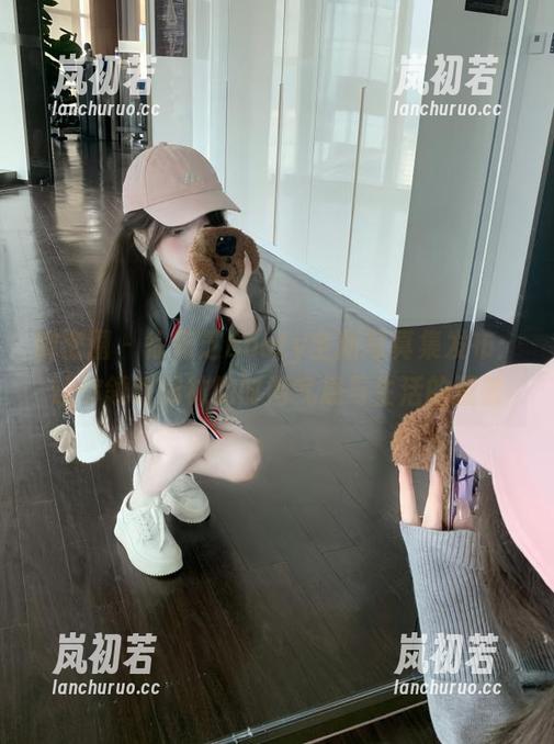 徐莉芝Booty 微密圈 - 徐莉芝Booty全新写真集发布:让你领略棉袜的时尚气息与生活的温馨