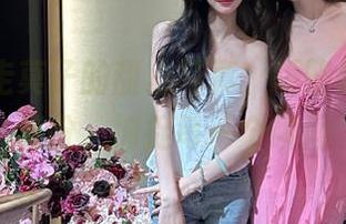 跟随抱走莫子的甜心写真，领略绝美cos装扮，捕捉每一个瞬间