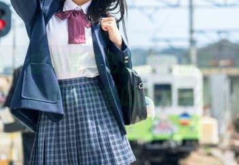 推女神 – 感受谭晓彤最新作品集，奶牛陪你领略自然的无尽魅力