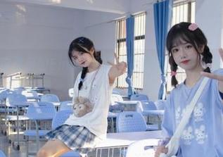 星颜社 – 给你灵感的Emily尹菲职业装写真集，难得的时尚资源分享